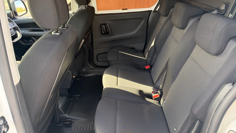 Peugeot Partner Long Diesel 850 1.5 BlueHDi 100 Professional Premium Crew Van